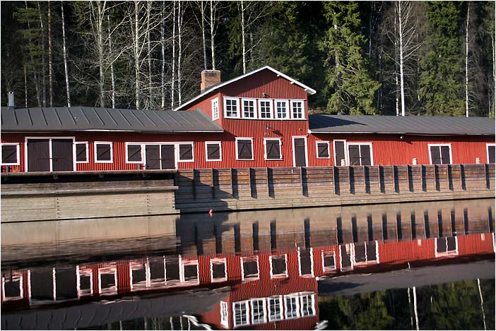 Rakennus Kajaaninjoen rannalla